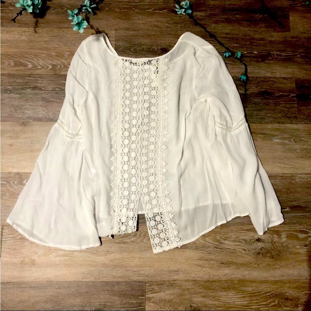Aeropostale S Like New eyelet Bell Sleeves White Boho Blouse Shirt Lightweight - Picture 9 of 17